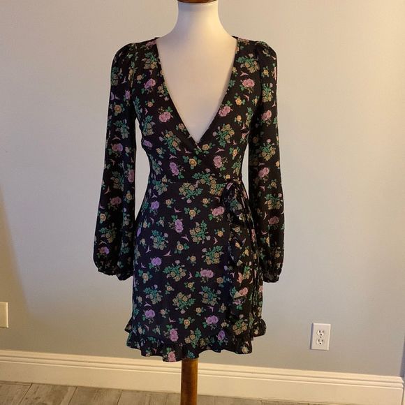[ASOS] Black Floral Pattern Wrap Dress - Size 4 - Picture 1 of 5